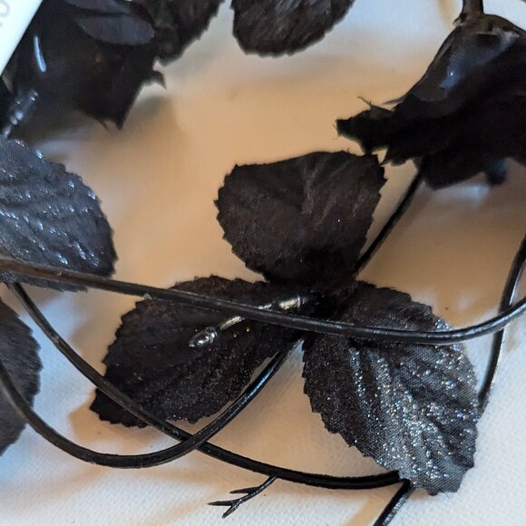 NWT Black Roses Garland Halloween Decoration Goth Spooky Floral Ashland Decor - Picture 5 of 9